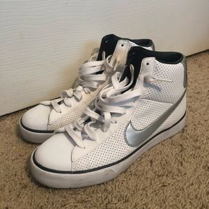 Nike high tops, great condition!